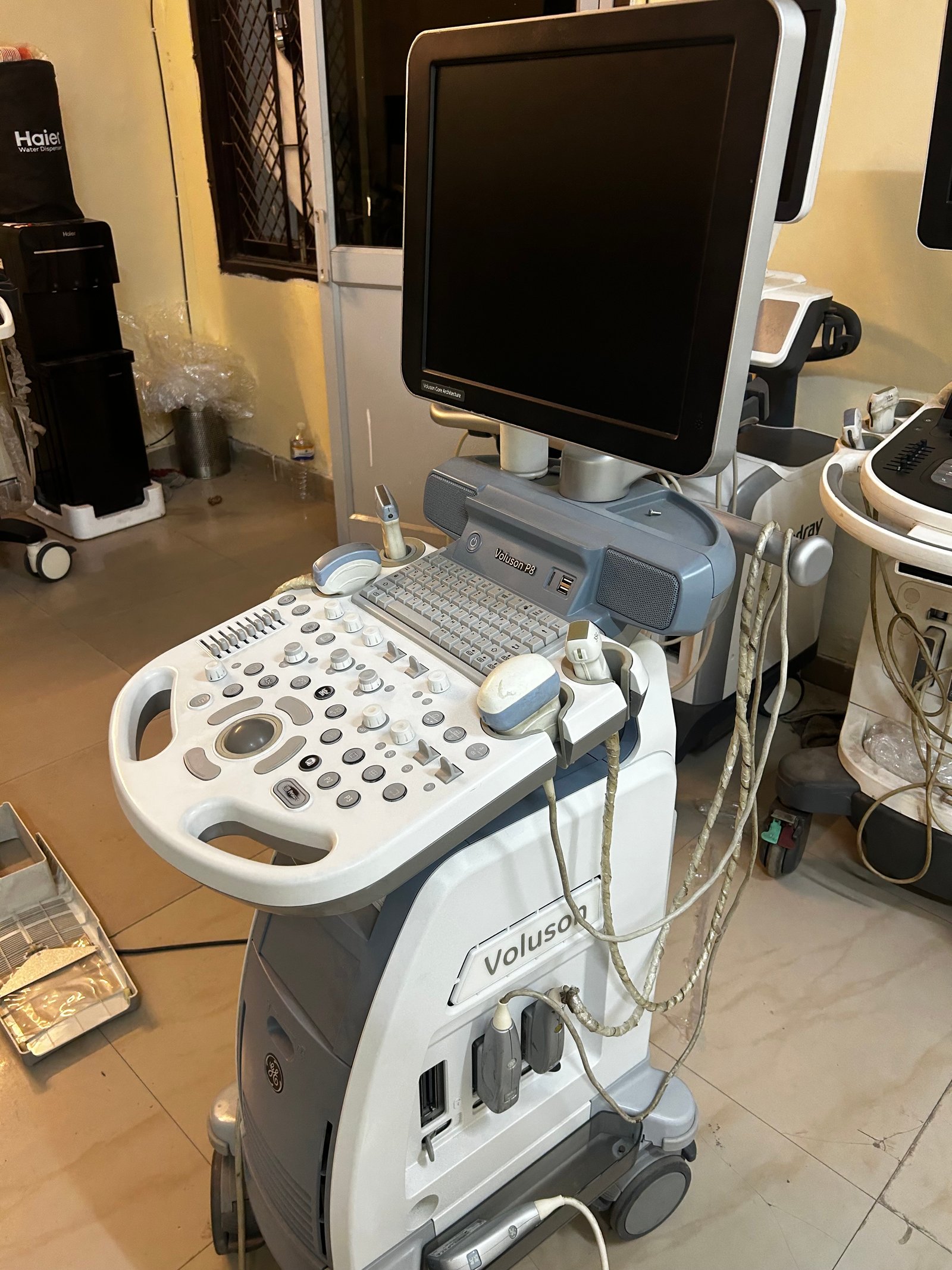 Excellent GE Healthcare Voluson P8 (2016) image 3