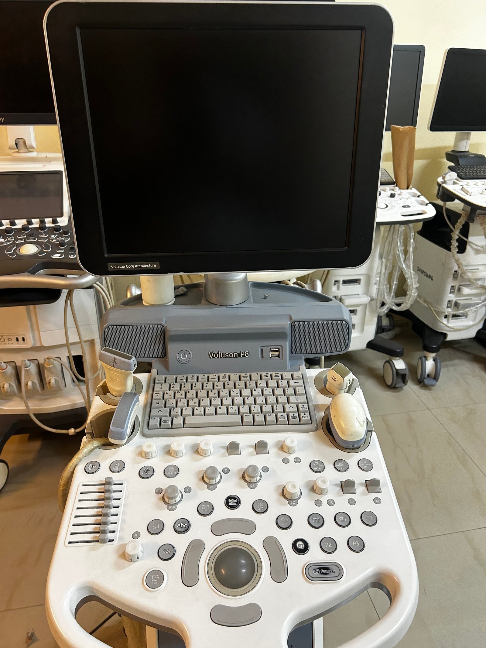 Excellent GE Healthcare Voluson P8 (2016) image 4